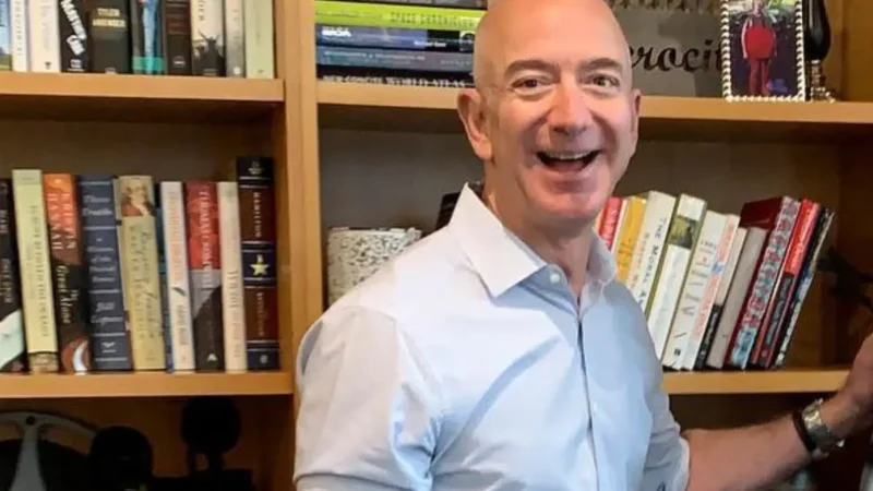 Jeff Bezos pede autorização para colocar em órbita 51 mil satélites