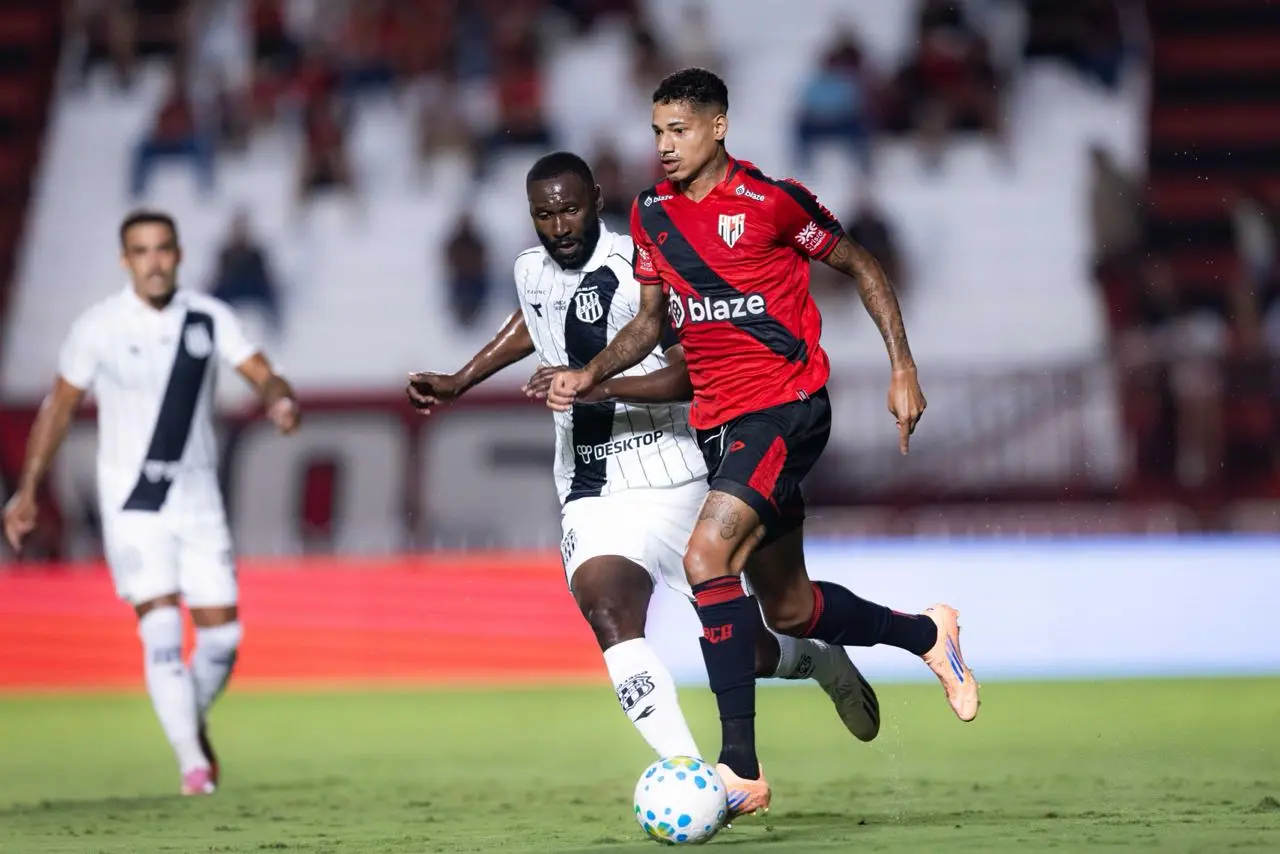 Kevin Ramírez marca, Atlético elimina à Ponte Preta e vai à quinta fase da Copa do Brasil