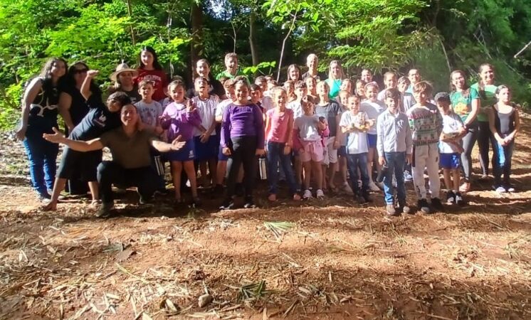 Mais um plantio de mudas por alunos valoriza o Parque Ecológico