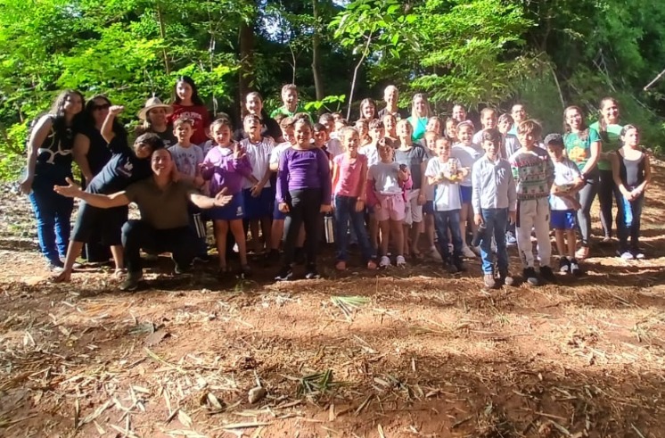 Mais um plantio de mudas por alunos valoriza o Parque Ecológico