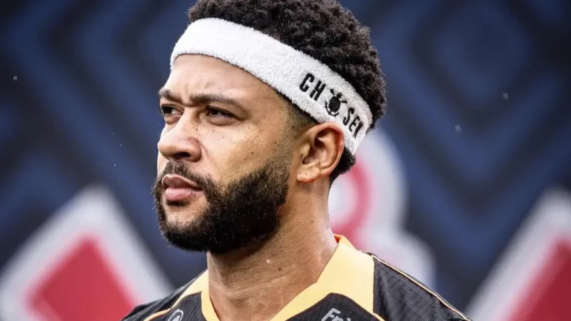 Memphis Depay, do Corinthians, se lesiona e inicará tratamento na Holanda