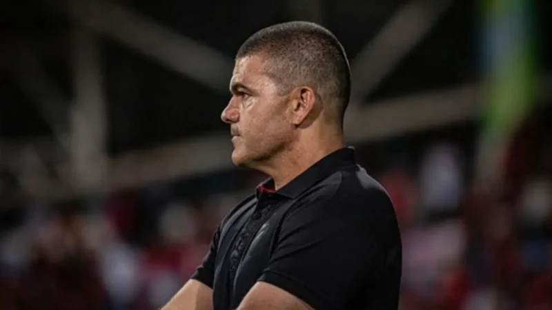 Mesmo classificado na Copa do Brasil, Umberto Louzer admite que Vila Nova precisa evoluir