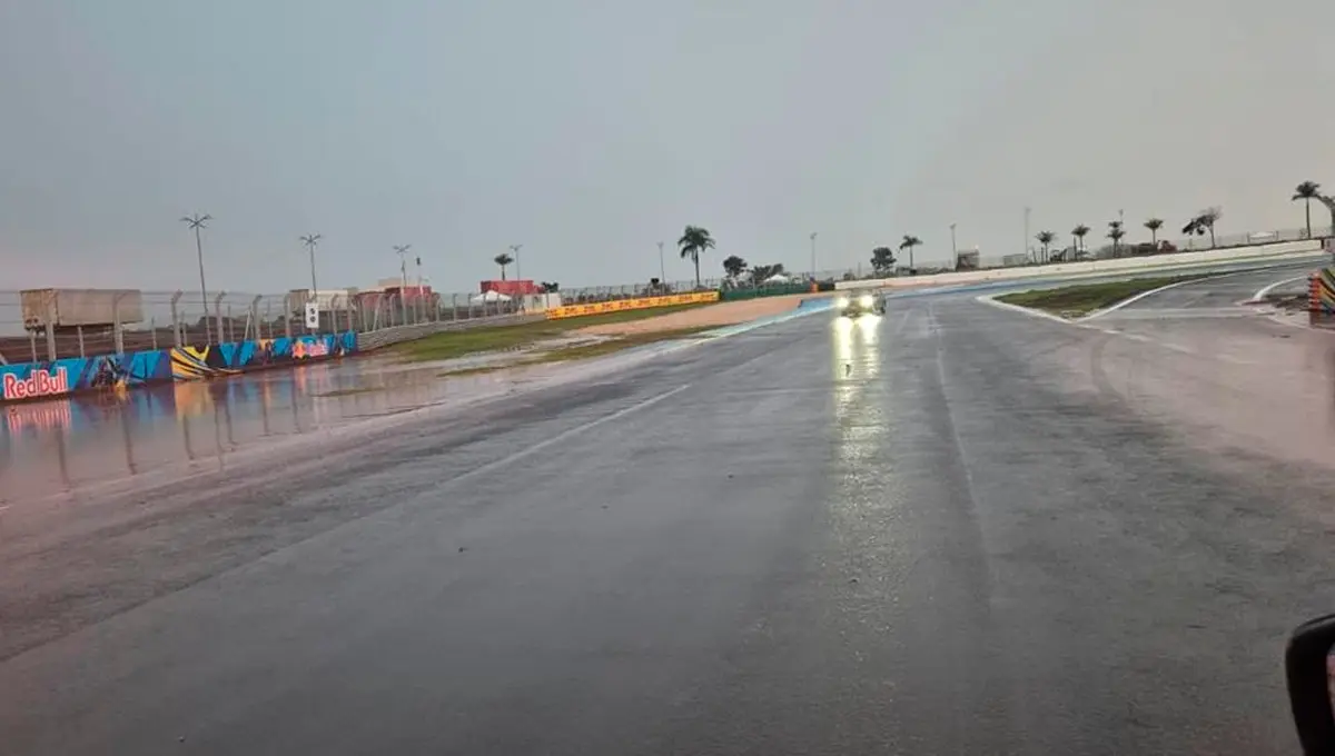 MotoGP Chuva forte testa drenagem do Autódromo de Goiânia