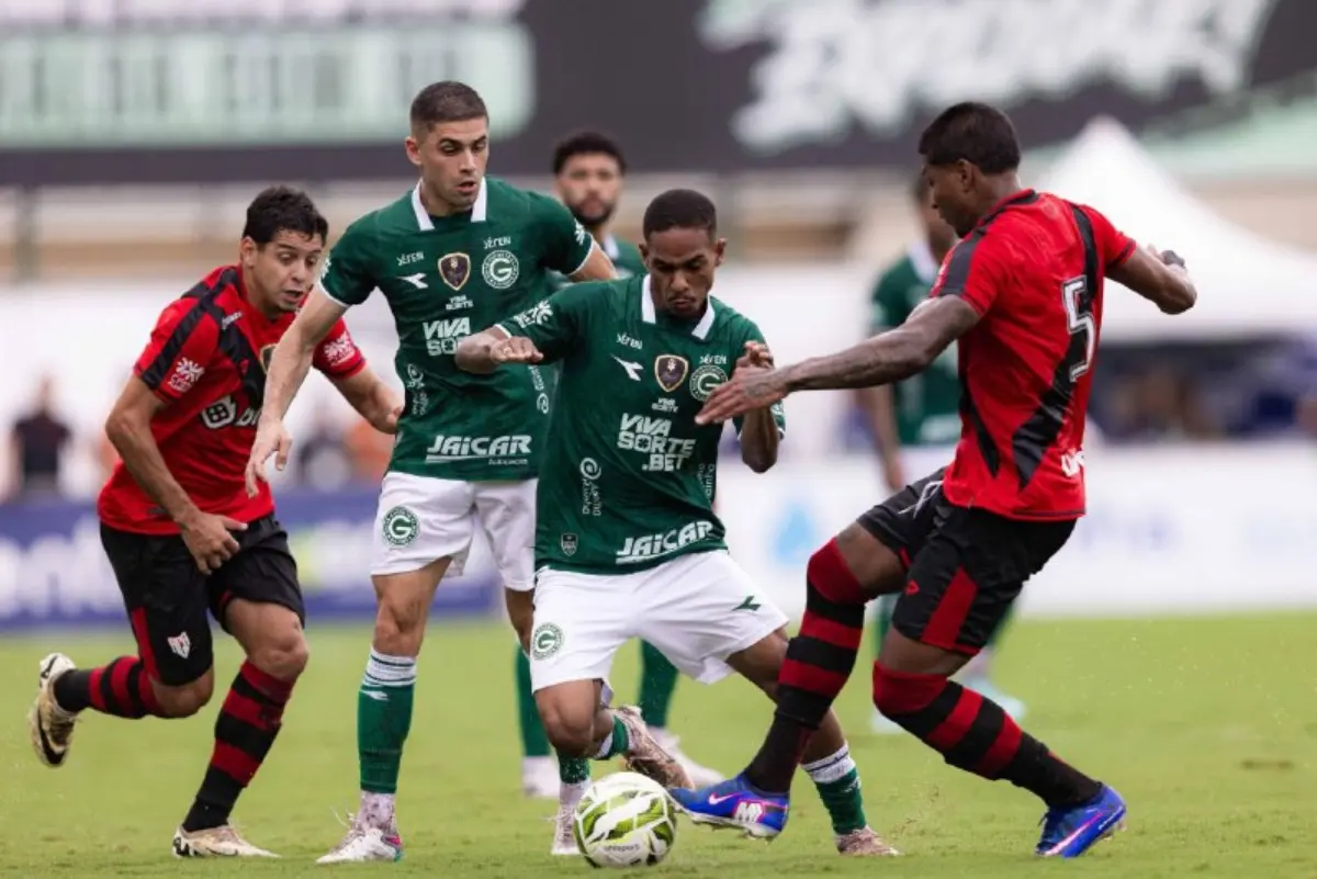 Na Serrinha lotada, Goiás empata com Atlético e conquista o seu 29º título Goianão