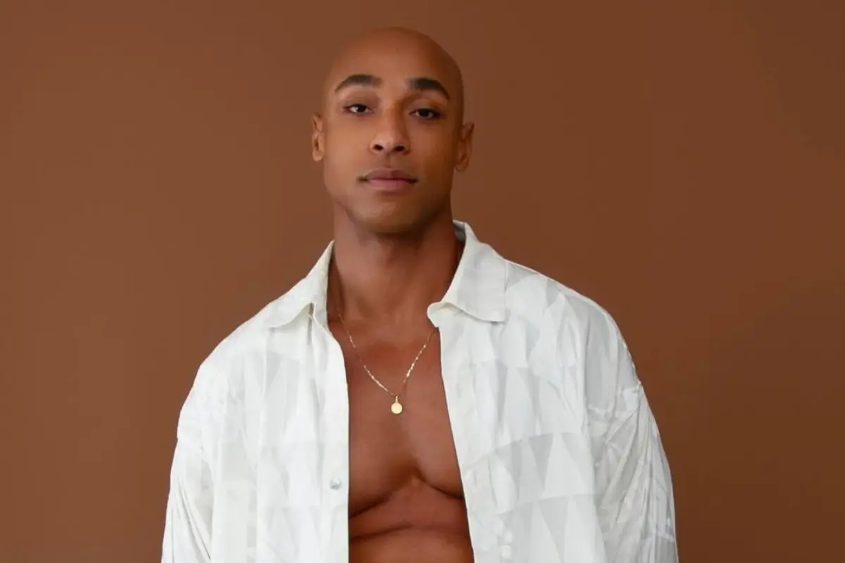 Neto de Mussum é acusado por homem de roubar e de aplicar ‘boa noite, Cinderela’