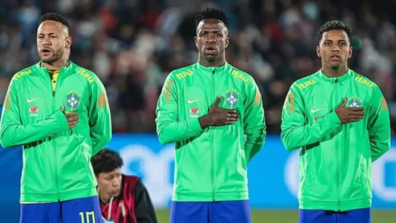 Neymar e Vinícius Júnior publicam mensagens de apoio à Rodrygo após grave lesão