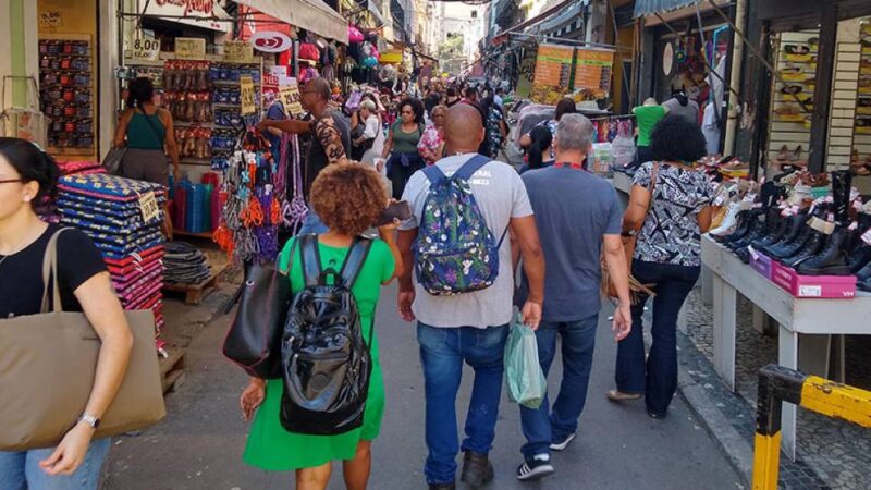 PIB perde força no fim de 2025 e desaceleração reflete impacto dos juros elevados