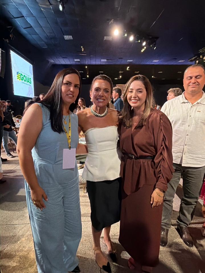 Primeira-dama de Amorinópolis participa de encontro em Goiânia