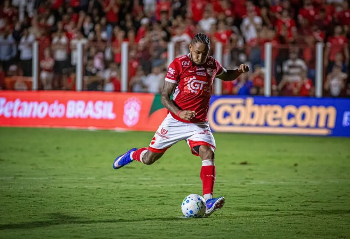 Rafa Silva fala sobre importância da classificação do Vila Nova na Copa do Brasil