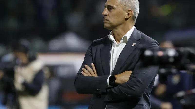 São Paulo anuncia a demissão do técnico Hernán Crespo
