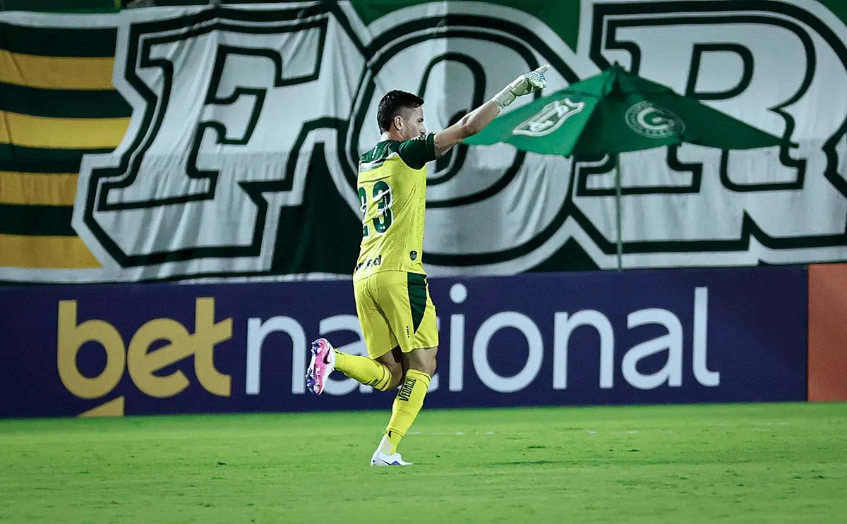 Tadeu valoriza bom momento do Goiás, mas diz que elenco está totalmente focado na final do Goianão