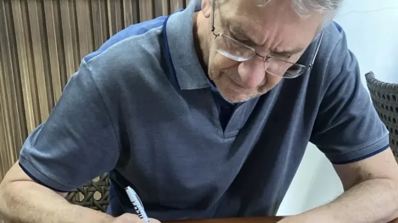 Vice-prefeito de Anápolis se filia ao PSDB e mira disputa em 2026