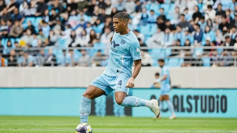 Vila Nova anuncia contratação do zagueiro Caio Marcelo, de 27 anos