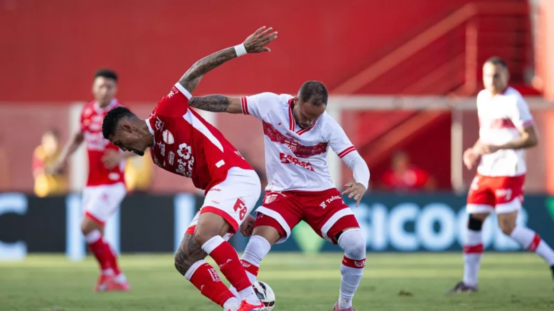 Vila Nova deixa vitória escapar no fim e empata com CRB na estreia pela Série B