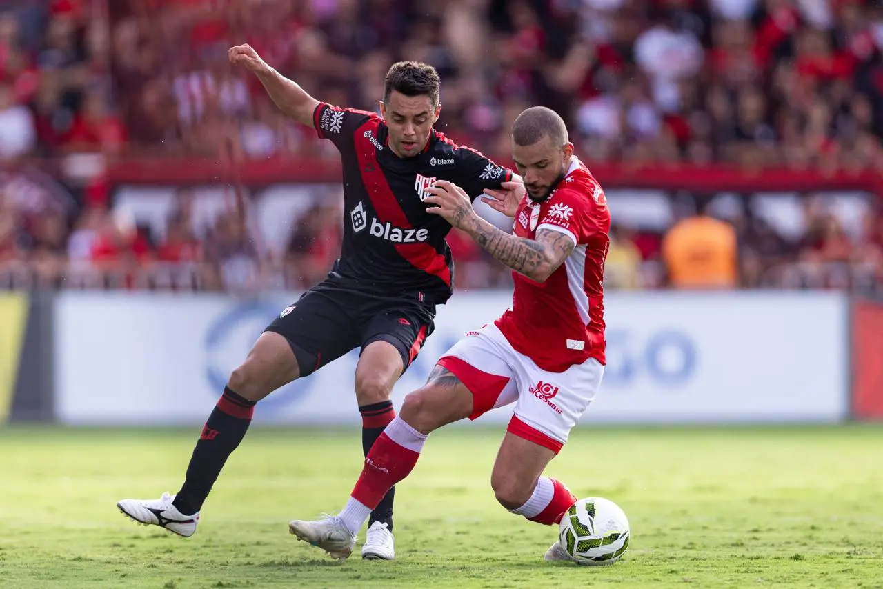 Vila Nova e Atlético medem forças para definir adversário do Goiás na final do Goianão
