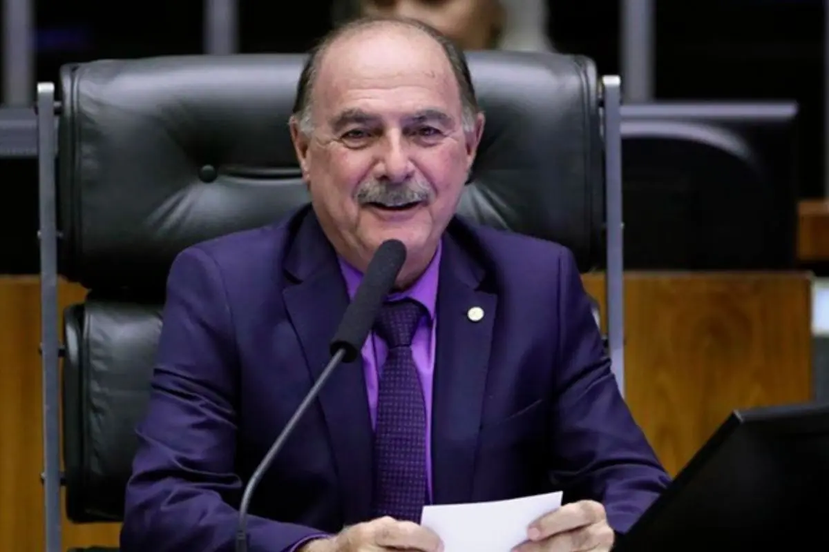 Zacharias Calil se acerta com MDB depois de colocar um pé fora da base