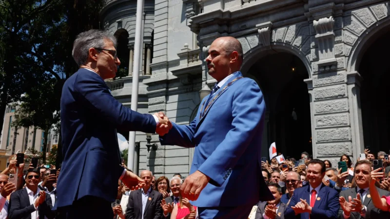 Zema deixa governo de Minas para disputar Presidência; Mateus Simões assume cargo