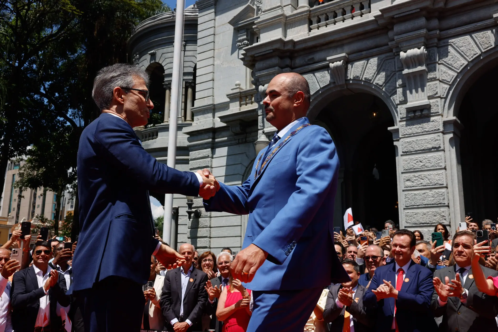 Zema deixa governo de Minas para disputar Presidência; Mateus Simões assume cargo