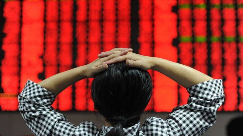 Petróleo sobe acima de 10% na abertura dos mercados asiáticos