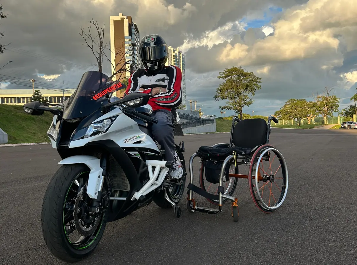 cadeirante percorre 860 km para ver corrida em Goiânia