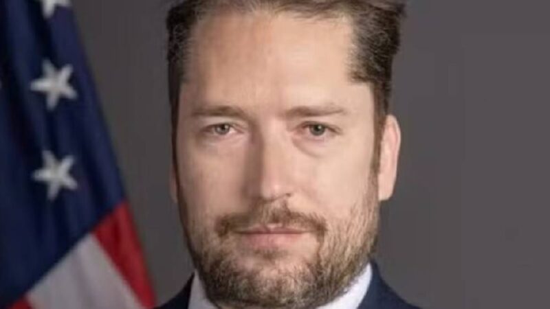 Moraes autoriza visita de assessor de Trump a Bolsonaro na prisão