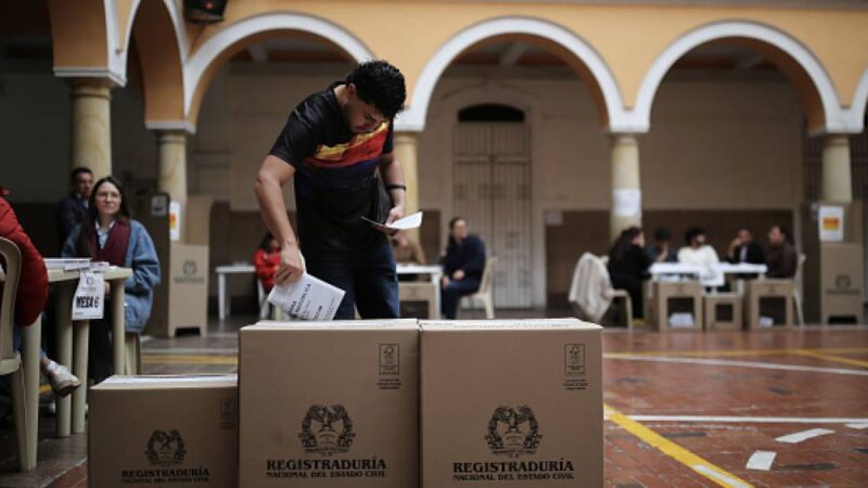 Esquerda lidera eleições legislativas na Colômbia e ganha força antes da corrida presidencial