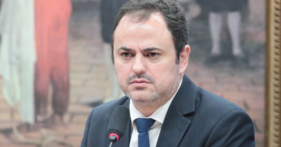 Racha no PSOL: Glauber Braga se opõe a desejo de Boulos e Erika Hilton de fazer federação com o PT