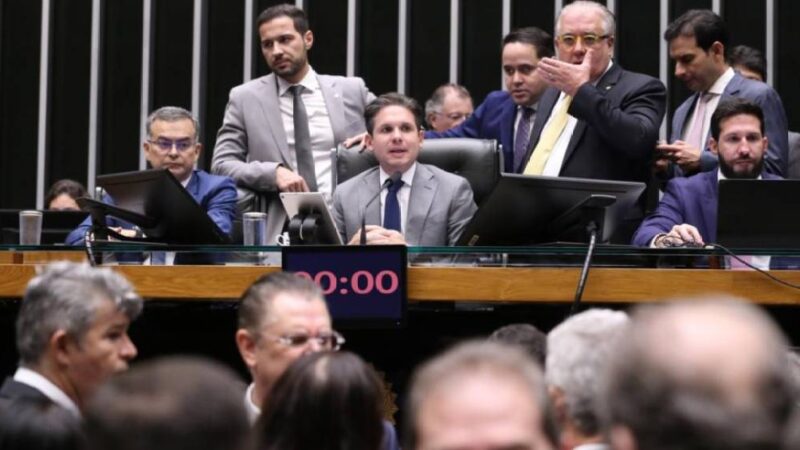 Câmara aprova PEC da Segurança Pública; texto vai ao Senado
