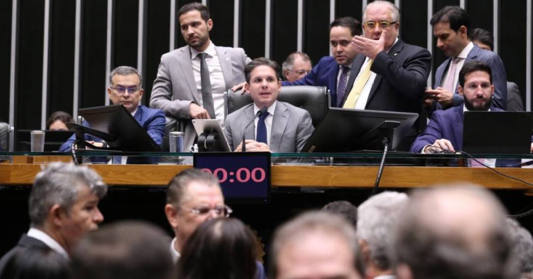 Câmara aprova PEC da Segurança Pública; texto vai ao Senado