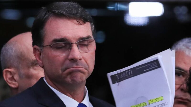 Eleições 2026: Flávio Bolsonaro diz que apoia CPI do Master, mas não explica ameaça