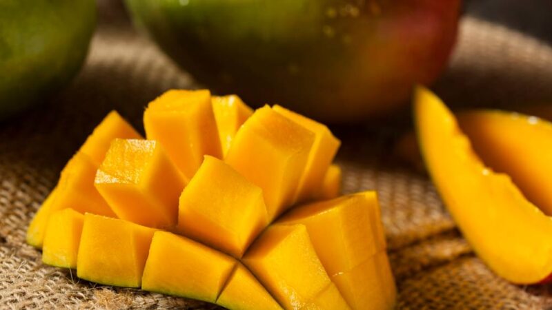 A fruta rica em açúcar que pode ser uma aliada contra o diabetes e a gordura corporal