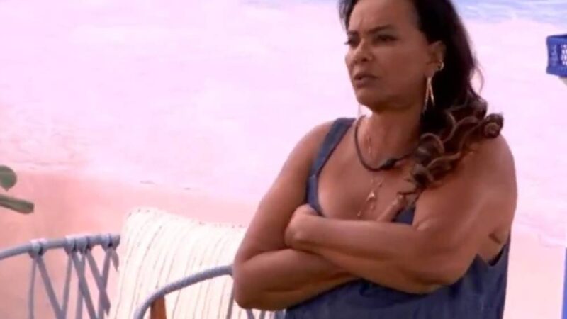 BBB 26: equipe de Solange Couto reage após polêmica com água quente em Milena
