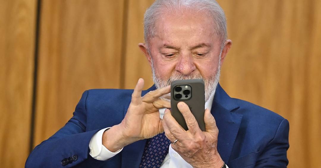 PT vai ao TSE e pede suspensão de perfil fake nas redes que fazia ataques a Lula