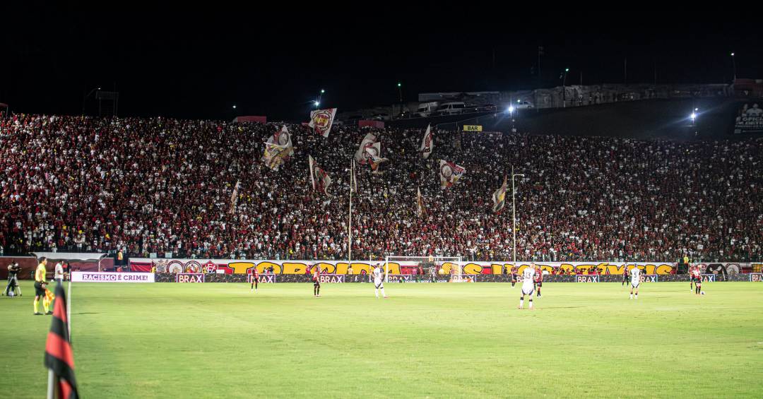 Vitória x Corinthians no Brasileirão: onde assistir, horário e escalações
