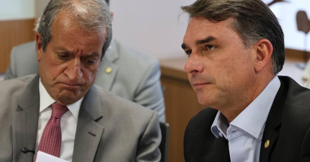 “Cada vez que abre a boca, arruma briga”: Valdemar vira furacão na campanha de Flávio