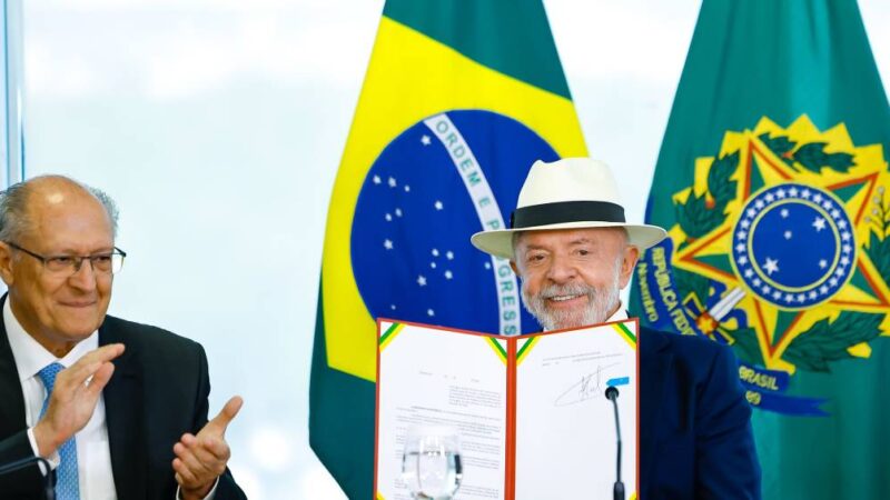 Lula manda indireta a Trump ao assinar decreto que promulga acordo UE-Mercosul