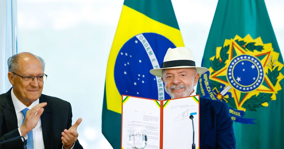 Lula manda indireta a Trump ao assinar decreto que promulga acordo UE-Mercosul