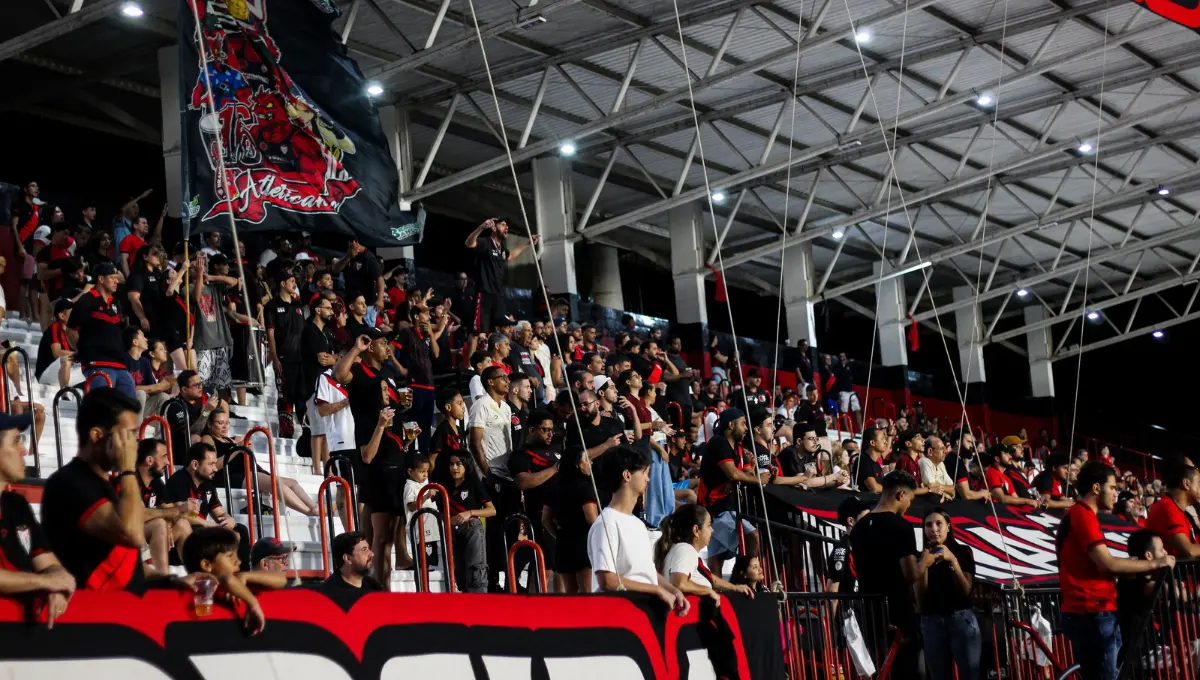 Adson Batista e Eduardo Souza criticam a torcida mesmo após vitória do Atlético