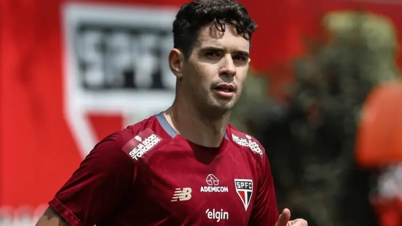 Após problema de saúde e rescisão com São Paulo, Oscar anuncia aposentadoria: “meu coração parou”