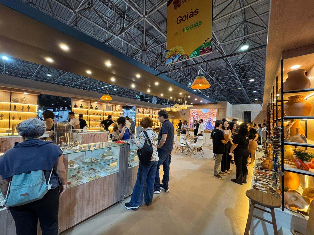 Artesãos de GO brilham no 21º Salão do Artesanato DF