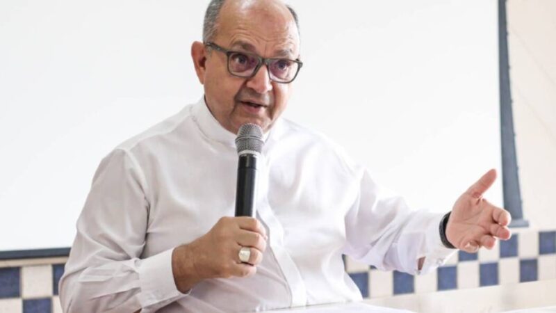 MP denuncia ex-bispo católico por importunação sexual contra padre