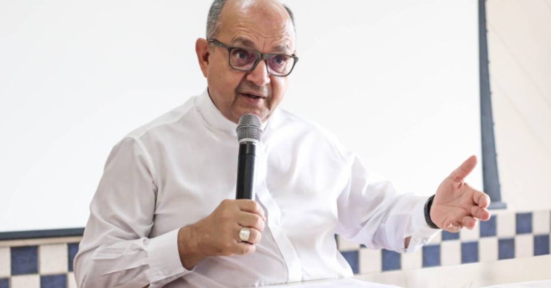 MP denuncia ex-bispo católico por importunação sexual contra padre