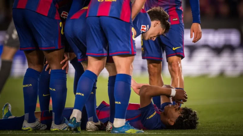 Com lesão na coxa, Yamal está fora da temporada do Barcelona, mas deve jogar a Copa
