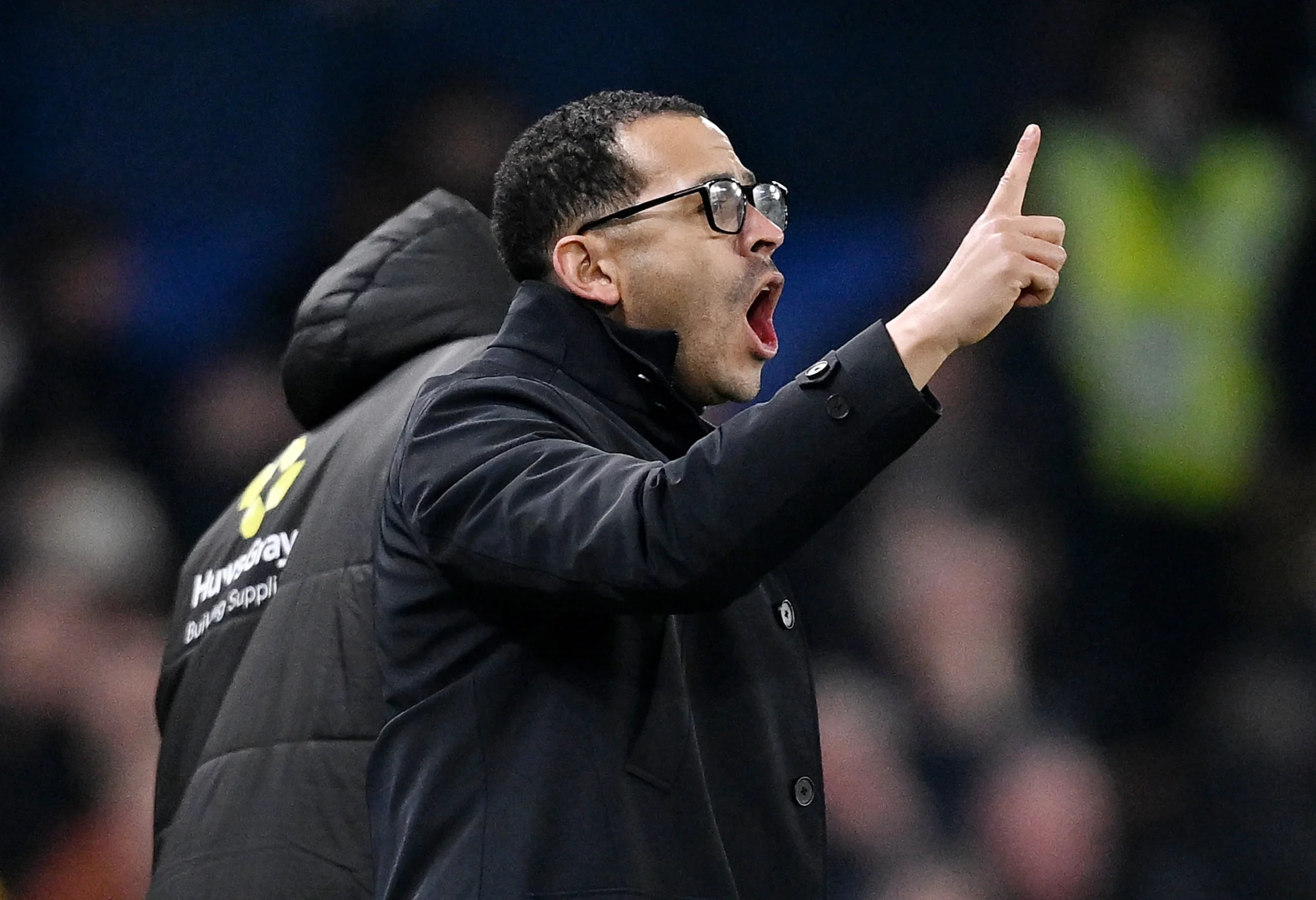 Com uma vitória nos últimos oito jogos, Chelsea anuncia demissão de treinador