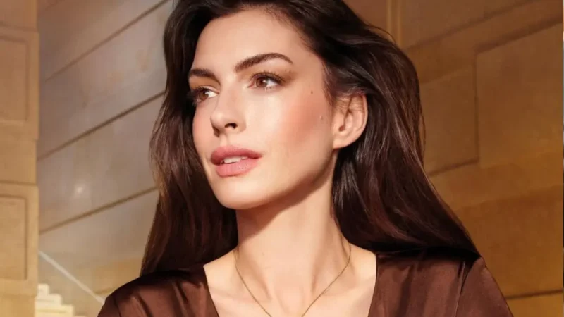 Compare Anne Hattaway 20 anos atrás e agora; fotos