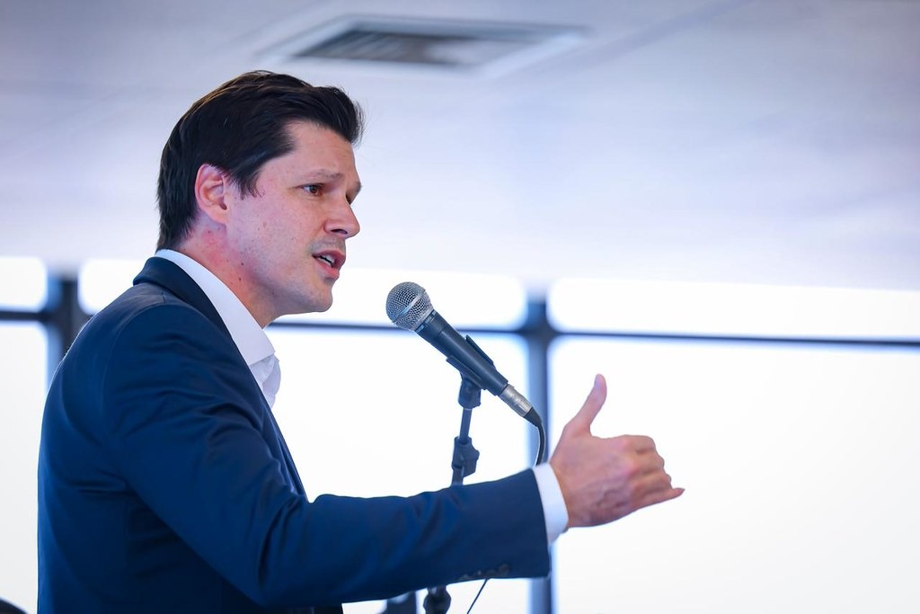 Daniel Vilela anuncia: agressores pagarão tornozeleira em Goiás