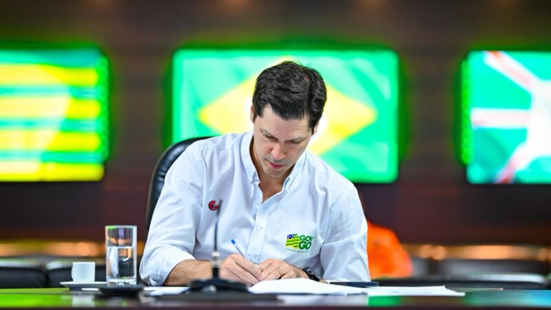 Daniel Vilela assina adesão e Goiás subsidia diesel