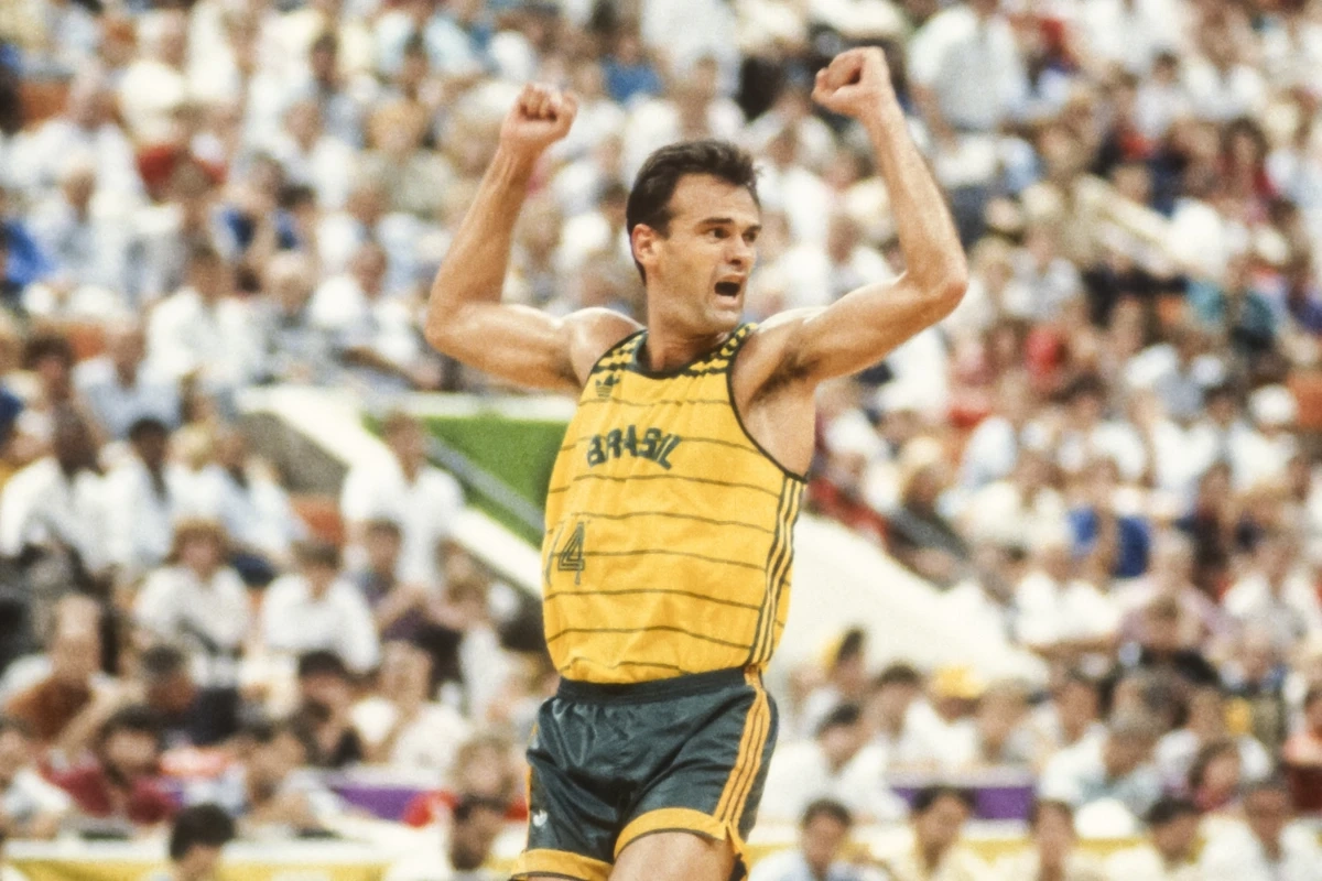 De onde vem o apelido de “Mão Santa” de Oscar Schmidt?