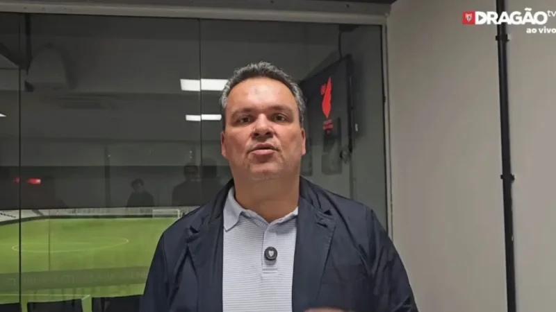 “Desejo que seja a pior possível”, diz Adson Batista sobre situação com Alejo Cruz