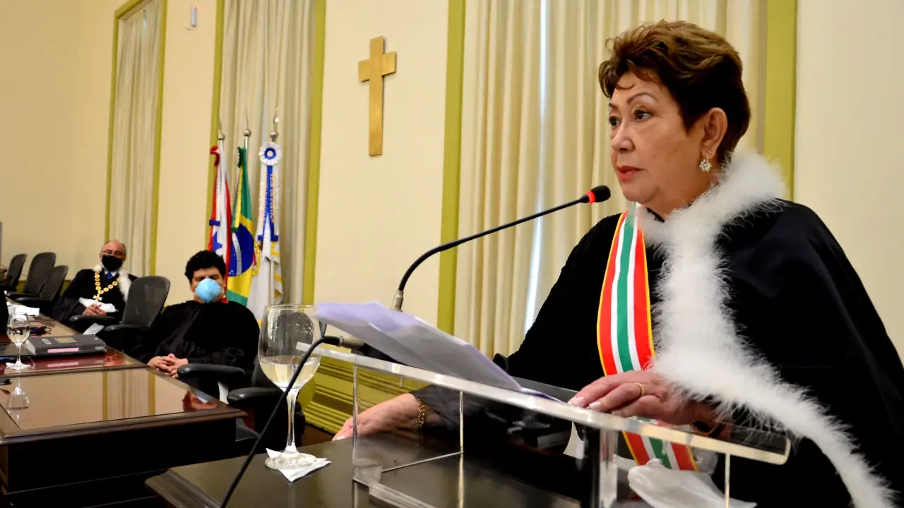 Desembargadora compara restrições aos penduricalhos a “regime de escravidão”